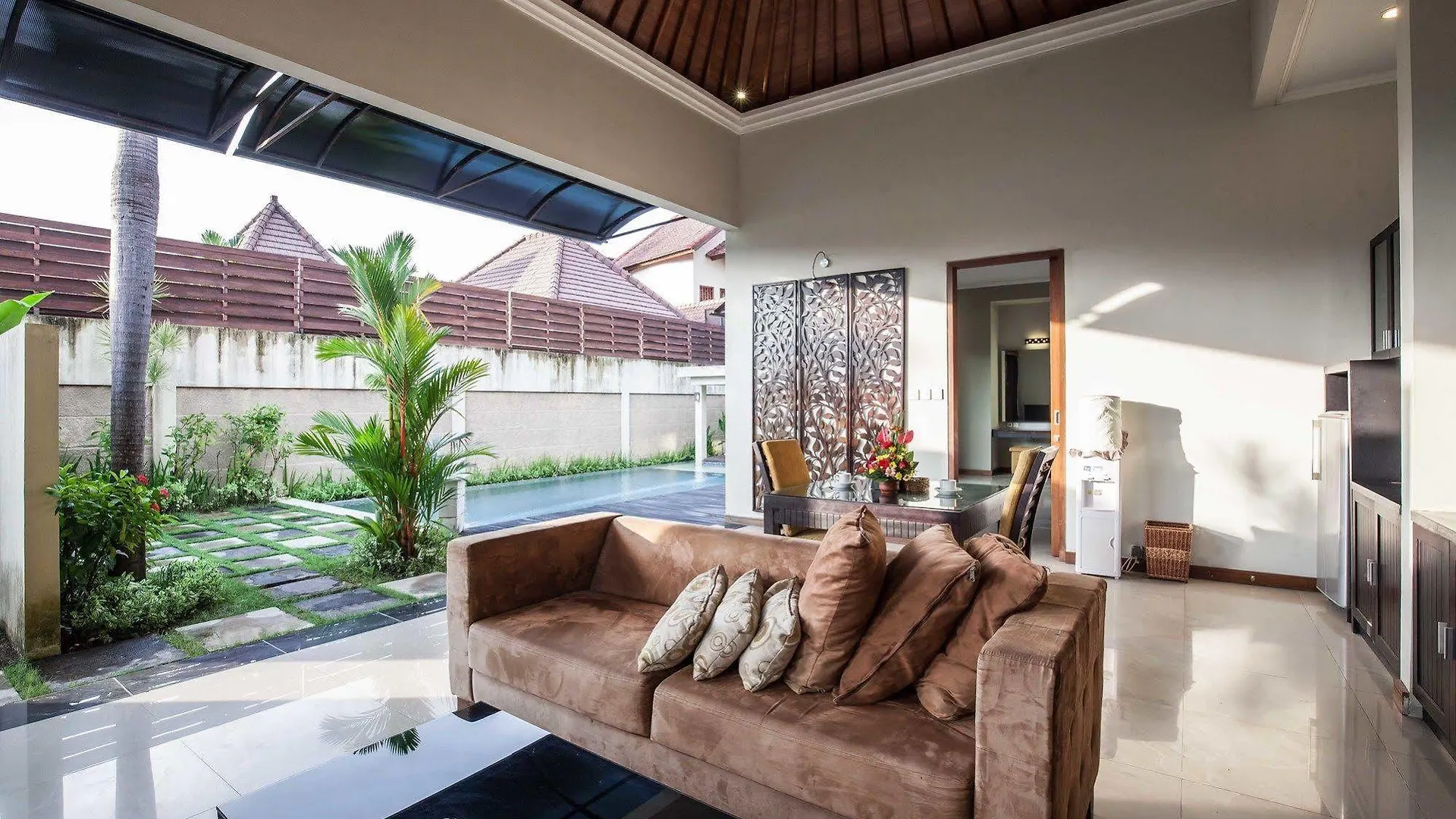 Putu Bali Villa & Spa Seminyak  0*, Seminyak (Bali)